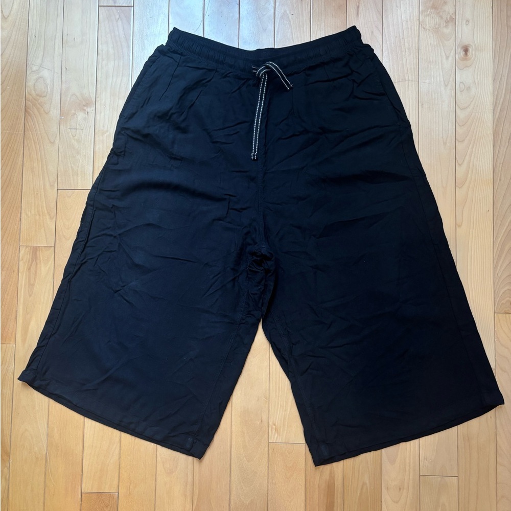 UNIQLO Women's Relaco Shorts in Black Size Medium